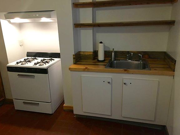 3rd image of 18 Clifton Pl #1