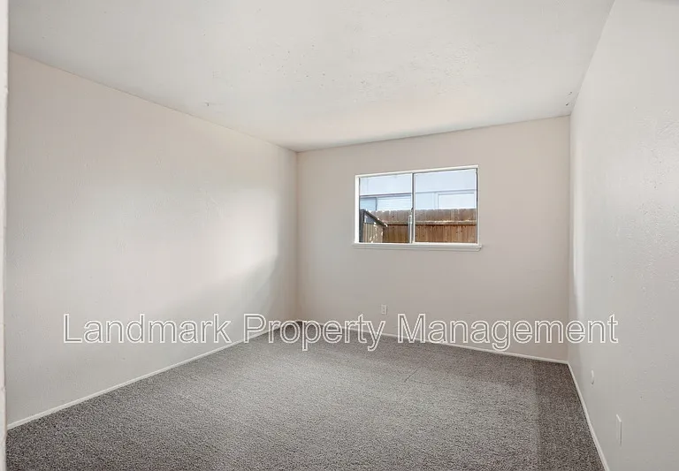 2711 Treeview Dr — Photo 16