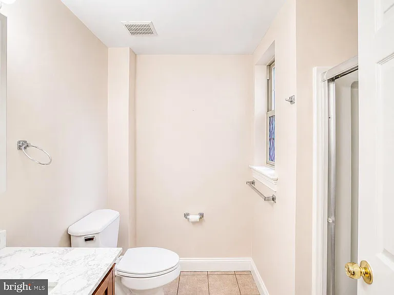2542 W Girard Ave #2 — Photo 9