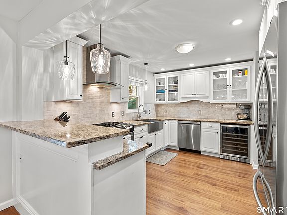4th image of 42 Highland Road #6