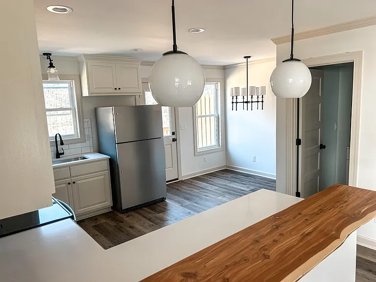 177 N Clarendon Dr — Photo 17