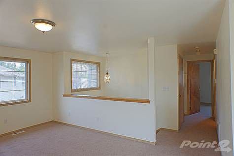 Living Room/Hall