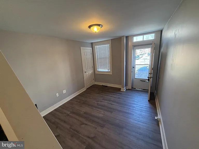 134 W Airy St — Photo 6