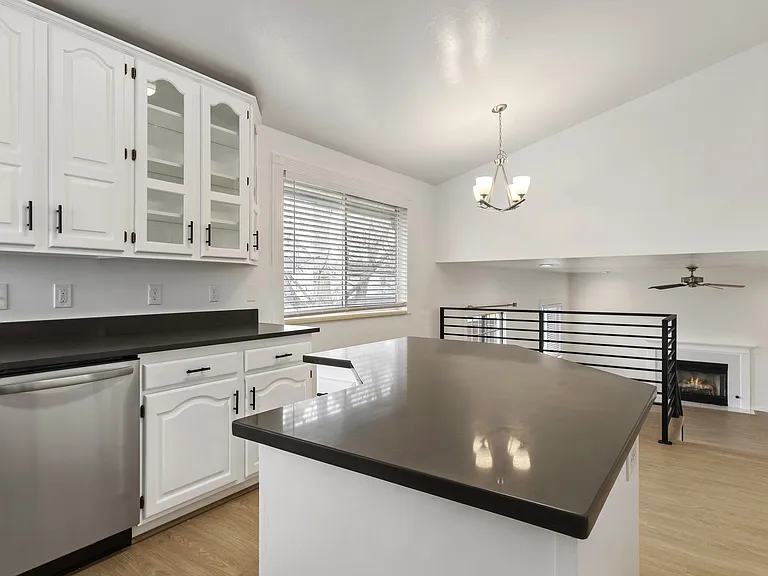 867 N 450 W — Photo 15