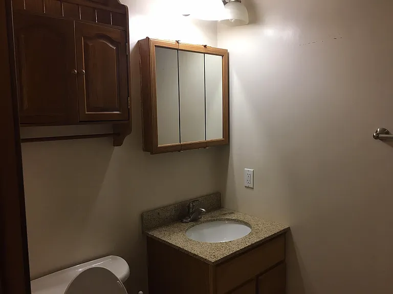 1542 Banbury Ave — Photo 22