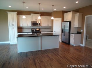 5520 Legacy Ln, Springfield, IL 62711