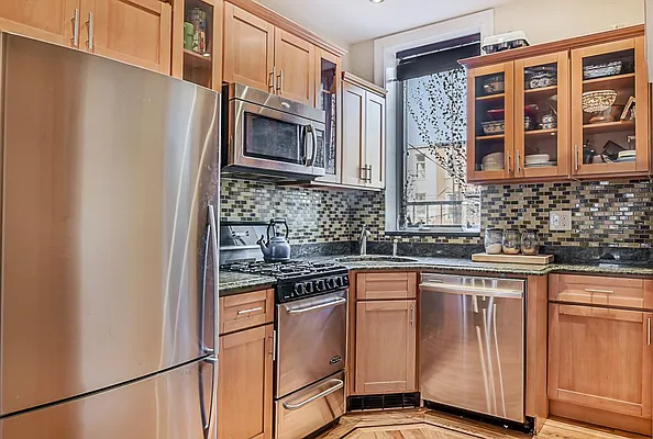 Rented by Compass | media 7