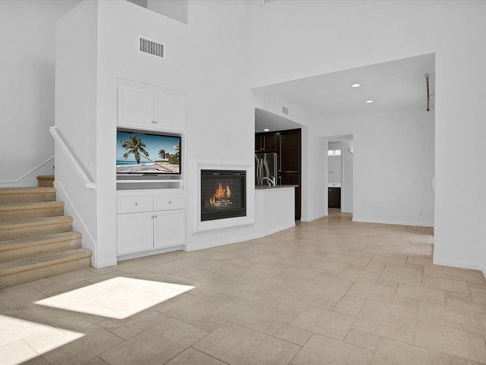 1st image of 49 Brownstone Way