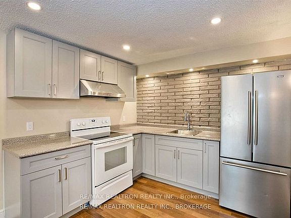 4th image of 2 Callahan Rd