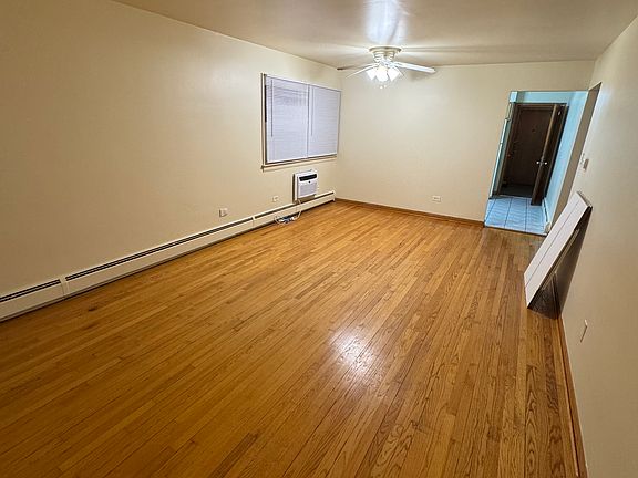 3rd image of 1225 N La Grange Rd #1F