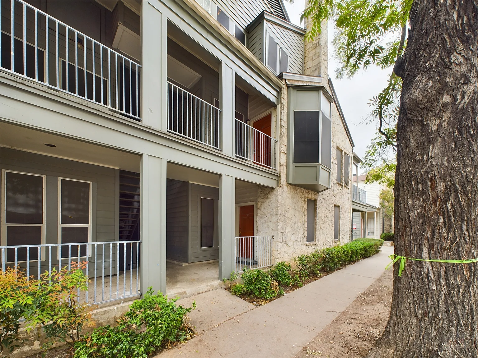 2529 Rio Grande St Apt 44 — Photo 2