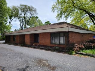 210 N Butterfield Rd, Libertyville, IL 60048