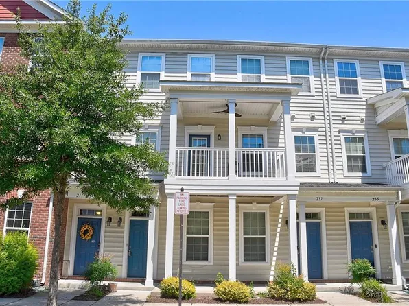 239 Breccia Ln, Virginia Beach, VA 23462