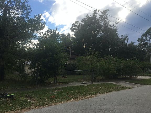 3rd image of 512 Avenue B NE