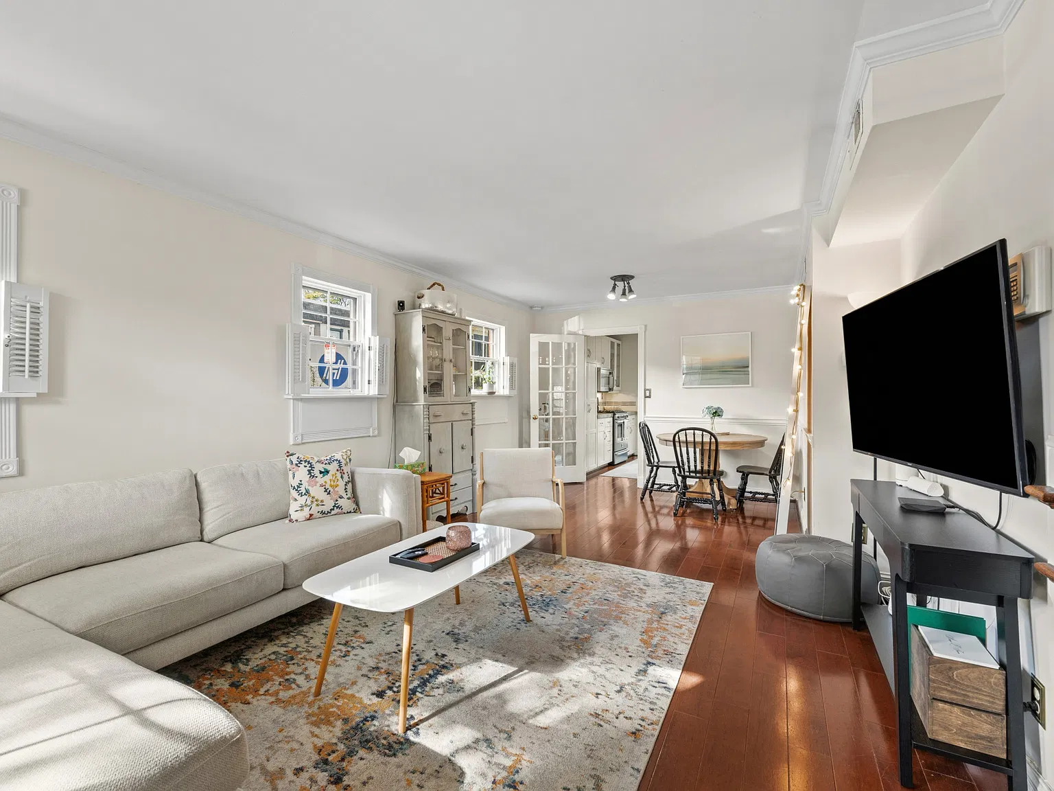 600 N Alfred Street — Photo 4