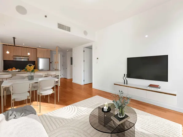 123 Melrose Street image 2 of 22