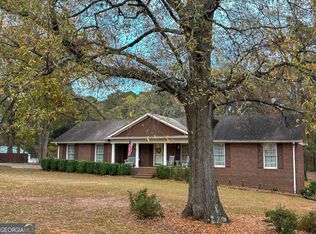 352 Price St, Statham, GA 30666