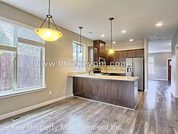 3rd image of 3706 NE 83rd Cir