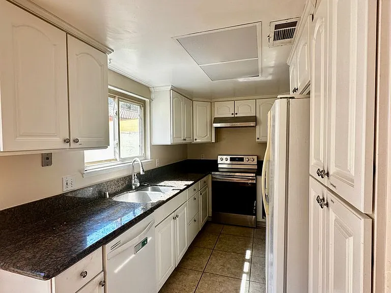 5042 Glide Dr #11 — Photo 4