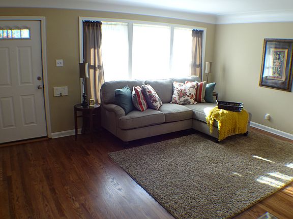 2nd image of 1131 Madeleine Cir