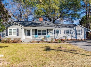 708 N Main St, Lowell, NC 28098