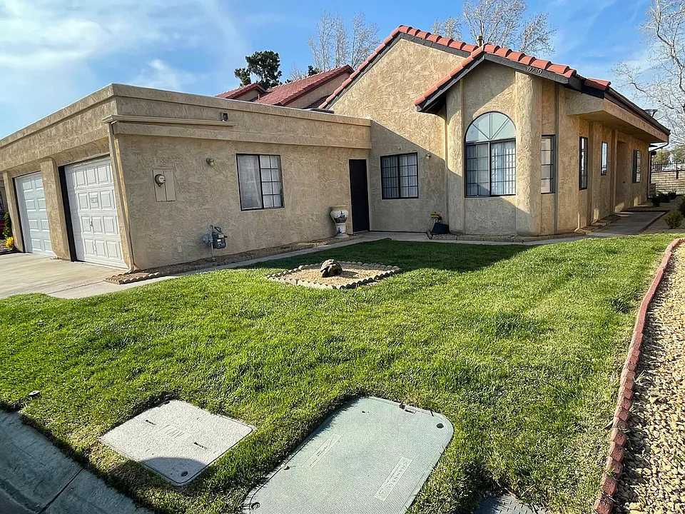 19230 Elm Dr