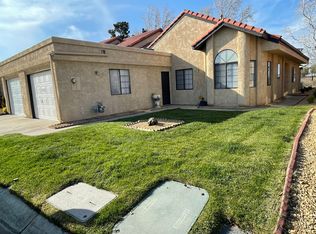 19230 Elm Dr, Apple Valley, CA 92308