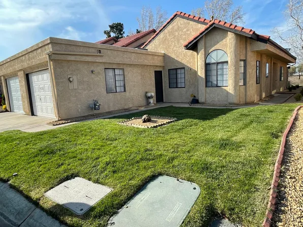 19230 Elm Dr, Apple Valley, CA 92308