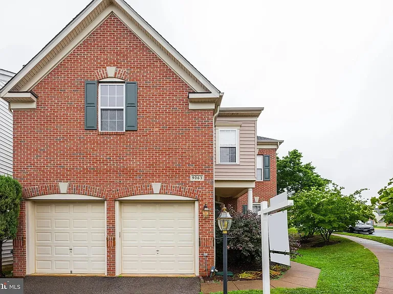 Exterior, corner lot