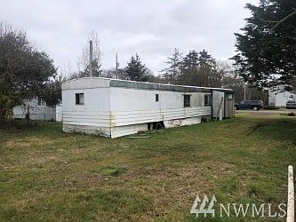 2nd image of 721 S Rain St NE