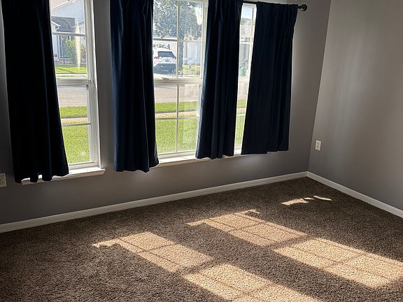 3rd image of 1179 White Oak Cir