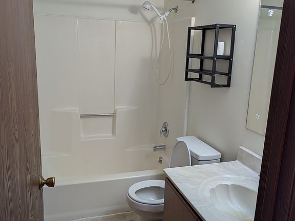 2nd image of 723 Longview Ave