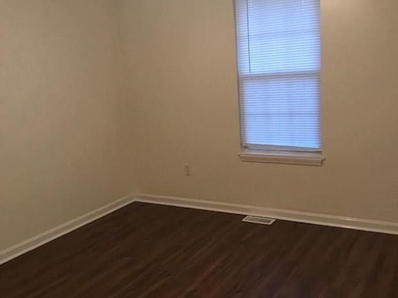 4th image of 129 E Forest Ave