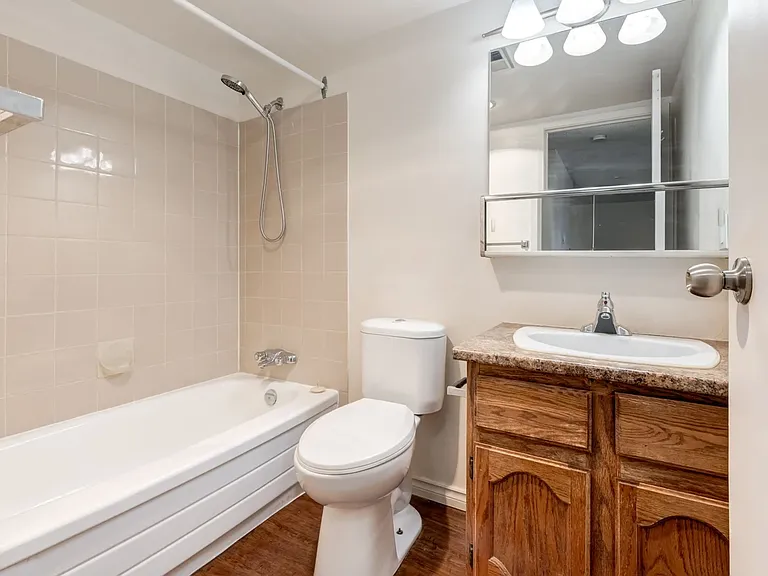 1825 Woodview Dr SW — Photo 33