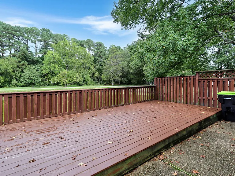 127 Sterling Ct — Photo 18