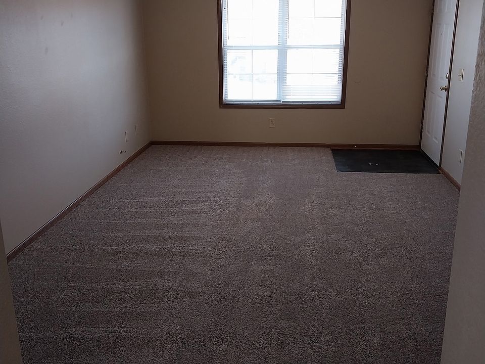1st image of 714 Cedar Dr APT D
