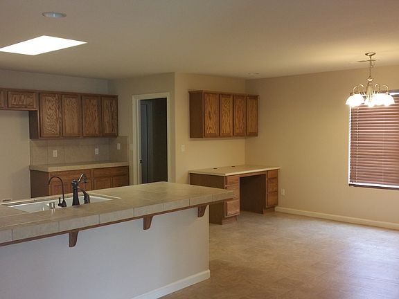 4th image of 4237 E Hillcrest Ave