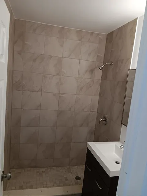 2 bed, 1000 sqft, $2,100 — Photo 3