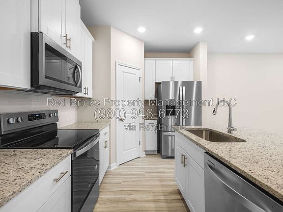 5th image of 3670 Backwater St