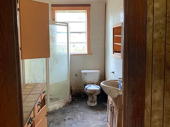 5th image of 3904 Ogden Ave