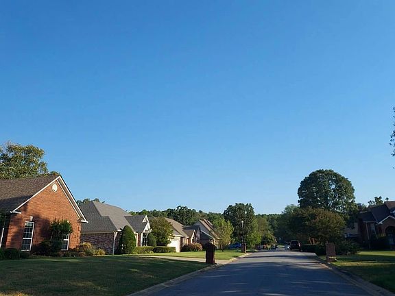 4th image of 24 Chicot Dr