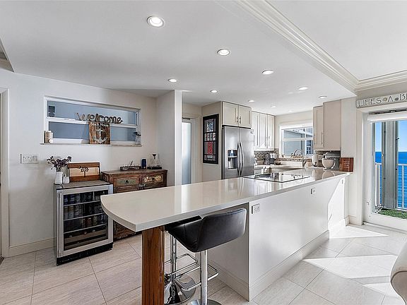 5th image of 750 N Ocean Boulevard #1806
