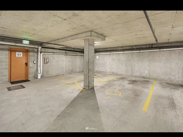 120 1st Ave #101 — Photo 8