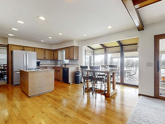 5th image of 6220 S 100th St