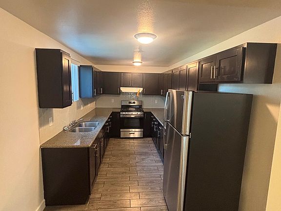 4th image of 829 W 66th St