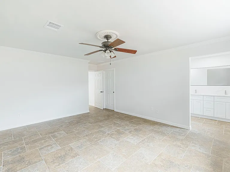 10055 Larston St — Photo 21
