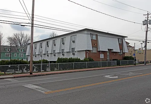 2728 James St #103 Photo 1