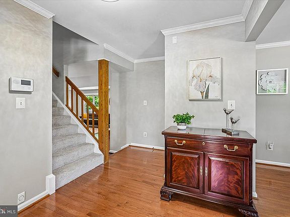 5th image of 10033 Glencroft Ct