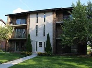 9949 Shady Ln, Orland Park, IL 60462