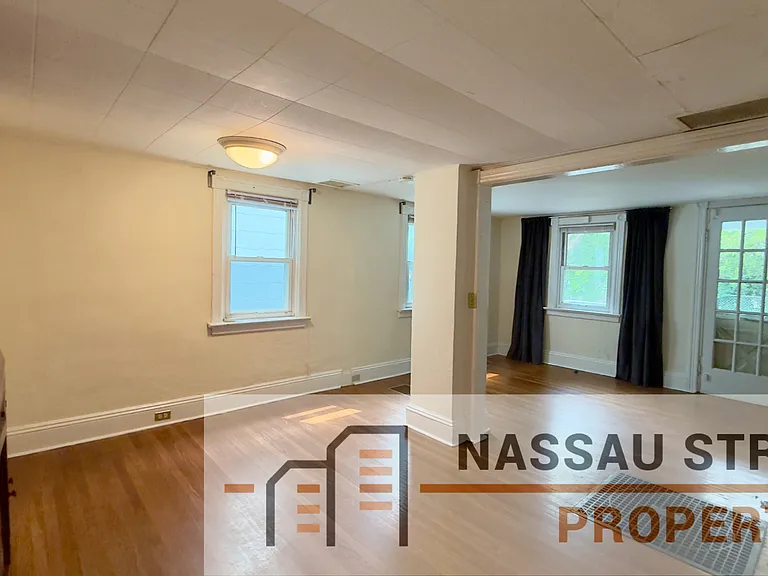 45 Moran Ave — Photo 2